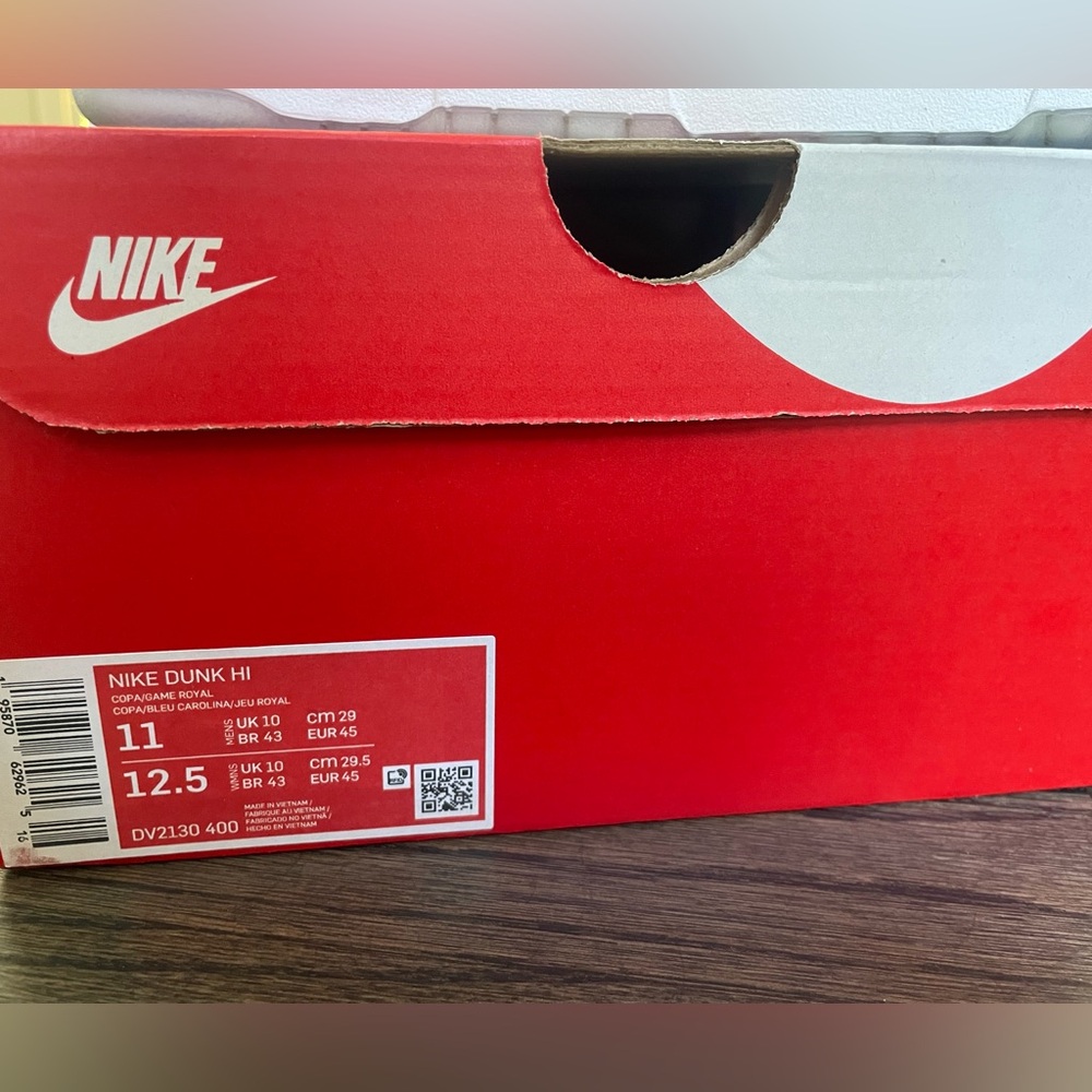 Nike Dunk Hi Sneakers in Bold Red Box - Picture 2 of 3